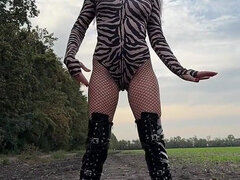 Любители, Брюнетки, Доминирование, Женское доминирование, Каблуки, Унижение, Милф, Соло