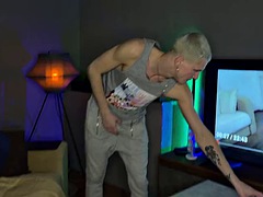 Enthousiasteling, Pijpbeurt, Travestiet, Fetisj, Homo, Hardcore, Interraciaal, Trio