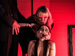 Perse, Suihinotto, Klubi, Orgiat, Juhlat, Ajeltu, Strap on dildo, Teini