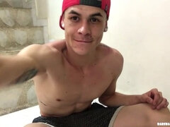 Jato de porra, Pau, Tocar uma punheta