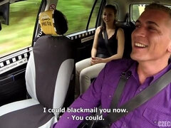 Arsch, Blasen, Auto, Handjob, Im freien, Entkleiden, Jungendliche (18+), Titten