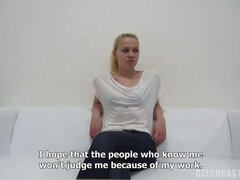 Blondinka, Češka, Joške