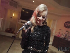 Blondine, Gehörnter ehemann, Hd, Zierlich, Pov, Strümpfe, Titten, Ehefrau