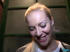 Amaterji, Rjavolaska, Češka, Evropska, Denar, Zunaj, Prvoosebno snemanje seksa, Resničnost