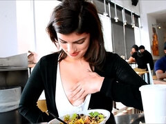 Anal, Closeup, Extremo, Masturbação, Orgasmo, Público, Solo chão, Minissaia