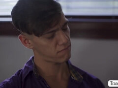 Stora tuttar, Avsugning, Långt ner i halsen, Ladyboy, Latina, Slick, Fitta, Shemale