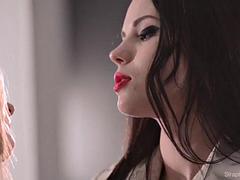 Blond, Brunette, Dildoen, Lesbisk, Slikking, Moden, Strapon