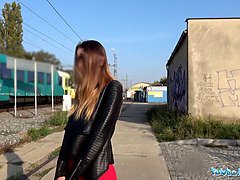 Cul, Brunette brune, De plein air, Pov, Public, Réalité, Suçant, Adolescente