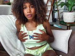 Bundão, Peitos grandes, Morena, Ébano negroa, Peludoa, Hd, Solo chão, Brinquedos