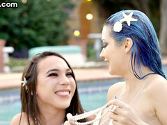 TS hunny bareback blue hair bae with big tits outdoor