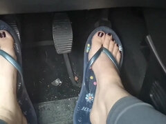 Nicoletta's Adorable Little Feet in Flip-flops Press on the Pedals and Orgasm Hairy Pussy in the Car