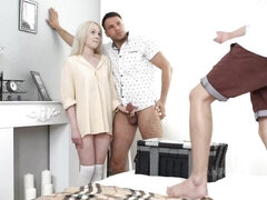 18, Duży kutas, Blondynka, Obciąganie, Styl na pieska, Podwójna penetracja, Nastolatki, Cycki