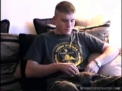 Amateur, Sucer une bite, Tir de sperme, Branlette thaïlandaise, Uniforme