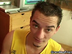 お尻, フェラチオ, 茶髪の, エロ熟女, イマラチオ, 手コキする, 淫乱熟女, 母