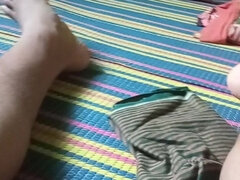 Asian Boy Big Black Cock Open the Clothes and Masterbration