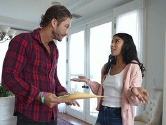 18 jahre, Kinderhüterin, Blasen, Braunhaarige, Spermaladung, Süss, Schwanz, Interrassisch