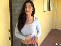 Grosse bite, Brunette brune, Tir de sperme, Hard, Fille latino, Seins naturels, Pov, Nénés