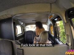 素人, 車, 女, 指いじり, レズビアン, なめる, オナニー, アウトドア