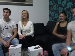 Røv, Pik sutte, Brunette, Håndjob, Naturlige bryster, Pov, Barberet, Teenager