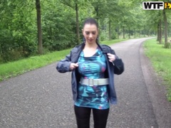 Anal, Brunette brune, Faciale, Lingerie, Piercing, Public, Tatouage, Jouets