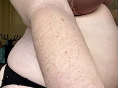 크고 아름다운 여자, 약간 뚱뚱한, 혼자