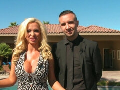 Stor kuk, Stora tuttar, Bil, Gangbang, Grupp, Hd, Milf, Uniform