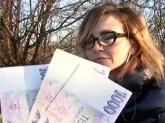 Duże cycki, Blondynka, Obciąganie, Okulary, Obciąganie, Mamuśka, Na wolnym powietrzu, Ogolona