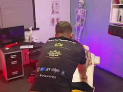 Enthousiasteling, Grote kont, Brits, Stel, Vrouw, Masseren, Masturbatie, Tatoeage