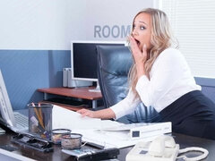 Rumpa, Stor stjärt, Blondin, Avsugning, Handjobb, Underkläder, Milf, Rakad