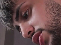 Amatéři, Velké péro, Kuřba, Na obličej, Gay, Vyhublá, Tetování