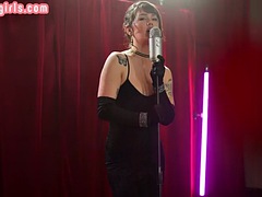 항문, 큰 음경, 큰 가슴, 오랄섹스, 게이, 성전환자, 젖가슴