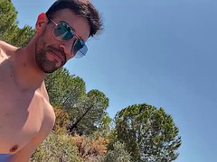 큰 음경, 옷입고하기, 라티나, 근육, 야외의, 공개적인, 혼자, 스페인어