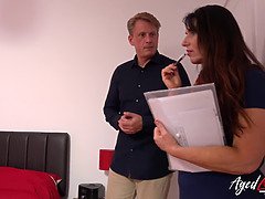 Gros seins, Brunette brune, Masturbation, Mature, Mère que j'aimerais baiser, Maman, Chatte, Criant