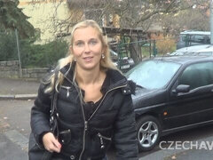 Ερασιτέχνης, Τουαλέτα, Μεγάλος κώλος, Ξανθιά, Σε στάση σκύλου στα τέσσερα, Ώριμη γυναίκα, Πρώτου προσώπου, Ξυρισμένη