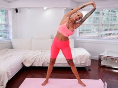 Amatör, Stor kuk, Stora tuttar, Avsugning, Mellanrasig, Milf, Tatuering, Tonåring