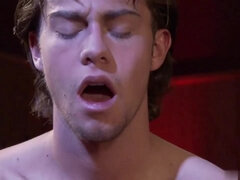 Aasialainen, Isot tissit, Suihinotto, Pariskunta, Korkokengät, Sekarotuinen, Pornotähti