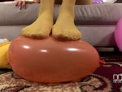 Gettin kinky with balloons!