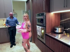 Cul, Blonde, Sucer une bite, Grosse, Branlette thaïlandaise, Femme au foyer, Tatouage, Nénés