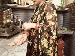 Tanya Bhabhi's Kitchen Me Romantic Chudai with Devar, in Clear Hindi Voice