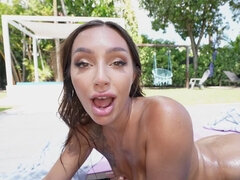 Insatiable bitch Sisi Rose gets eaten out and screwed by the pool