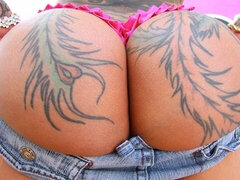 Anális szex, Hatalmas hátsó, Monumentális dákó, Tekintélyes didik, Cumizás, Kutya póz, Érett feleség