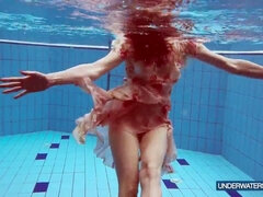 Παραλία, Μπικίνι, Δημόσιο