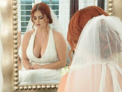 Gros seins, En levrette, Robe, Grosse, Branlette thaïlandaise, Mère que j'aimerais baiser, Seins naturels, Rousse roux