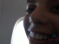 해변, 라티나, 셀카, 보지, 샤워, 스모킹, 양말, 문신