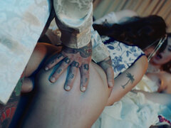 Noire, Bottes, Brunette brune, Fille latino, Piercing, Tatouage, String, Jouets