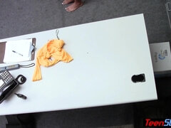 Πίπα, Μελαχροινή, Βαθυ λαρυγγι, Σκληρό, Λατίνα, Φυσικά βυζιά, Έφηβος, Στολή