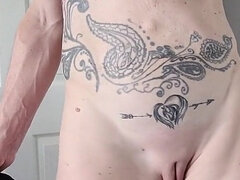 Amatör, Dildo, Bröstvårtor, Dusch, Solo, Tatuering, Vibrator