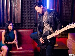 Aasialainen, Perse, Ruskeahiuksinen, Takaapäin, Käsihoito, Ajeltu, Teini, Tissit