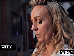 Verga grande, Negro, Rubia, Mamada, Corrida, Ébano, Interracial, Lencería