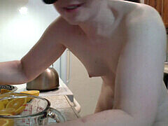 Booty bounce, petite, squeezing